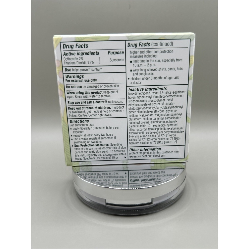 Clinique Almost Powder Makeup Broad Spectrum SPF 18 02 Neutral Fair(VF/MF) .35oz - Picture 7 of 9